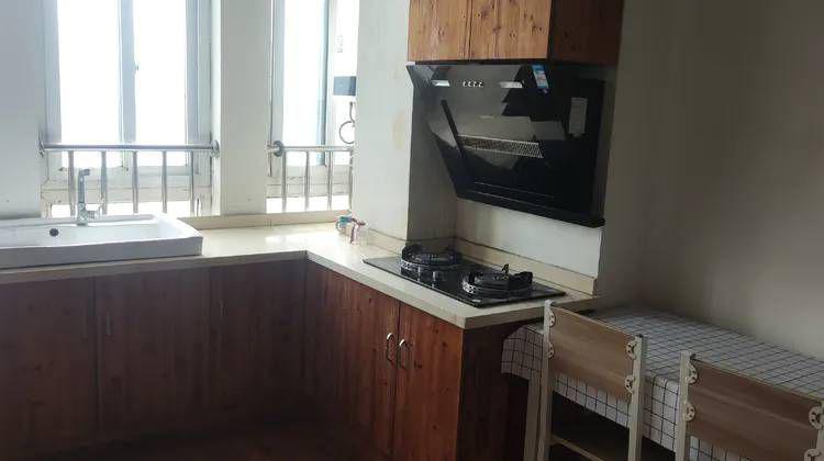 出租宽敞明亮三楼好户型两室一厅